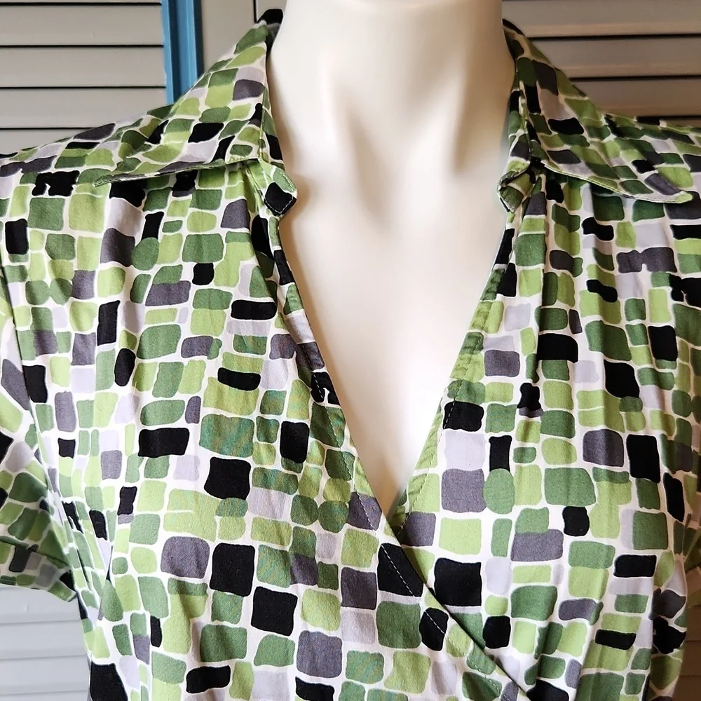 Apt. 9 Green Geometric Faux Wrap Top